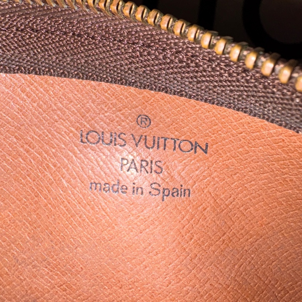 Louis Vuitton — Monogram Pochette Cles ✨EUC!!✨ - Picture 6 of 7